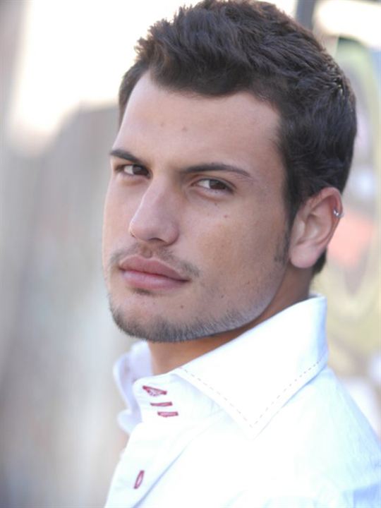 Roberto Urbina; Bogota, Kolombiya doğumlu Kolombiyalı oyuncu