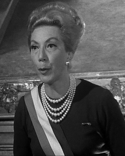 Denise Péronne; Fransız oyuncu