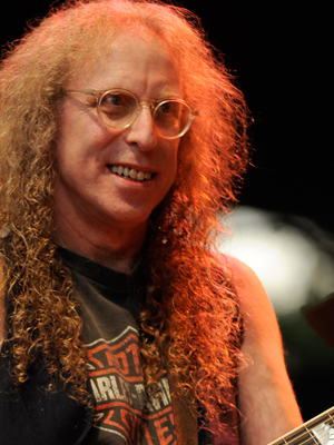 Waddy Wachtel; Robert Wachtel olarak da bilinen Amerikalı besteci