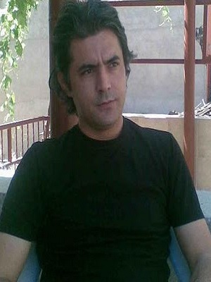 Bülent Aydoslu; Türk senarist, yapımcı, yönetmen