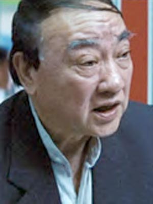 Hoi-Pang Lo; Hong Konglu oyuncu