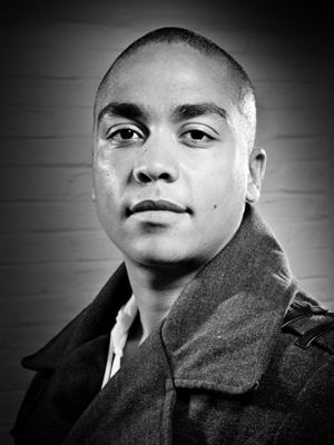 Travis Taute; Güney Afrikalı senarist