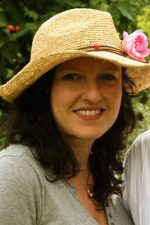 Hélène Giraud; Fransız sanat yönetmeni, senarist, yönetmen