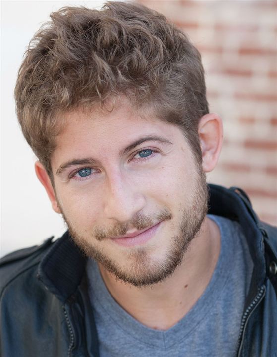 Alex D. Linz; Amerikalı