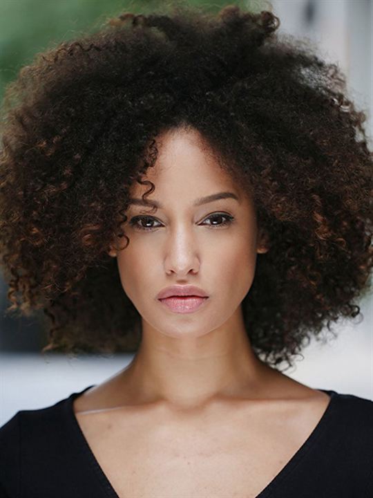 Elarica Johnson; İngiliz  oyuncu