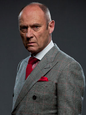 Patrick Malahide; Reading,Berkshire,İngiltere doğumlu İngiliz  oyuncu