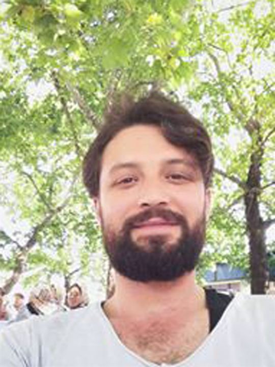Sedat Ergen; Türk senarist, yönetmen, oyuncu