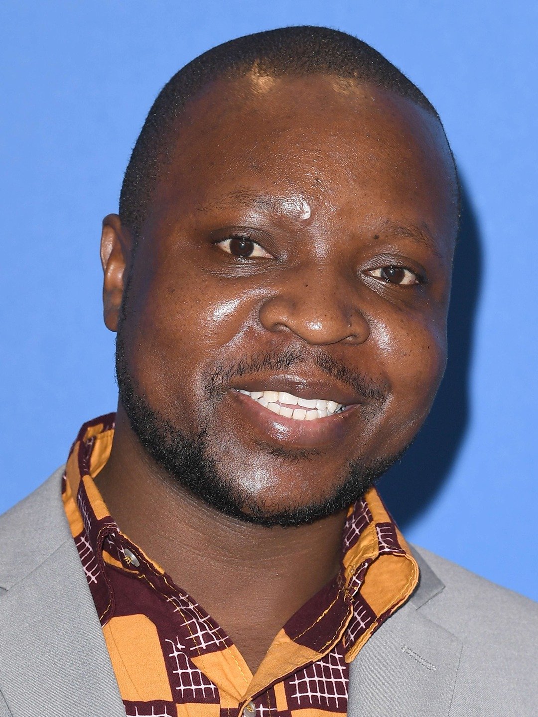 William Kamkwamba; Kasungu, Malavi doğumlu Malavilimucit yazar, oyuncu