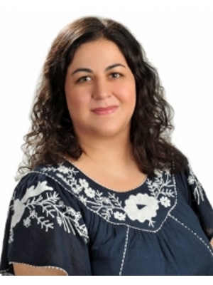 Ela Alyamaç; senarist, yönetmen, yapımcı