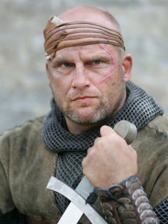 Andrew Pleavin; Londra,İngiltere doğumlu İngiliz  oyuncu