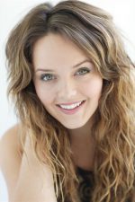 Rebecca Breeds; Sidney, Yeni Güney Galler, Avustralya doğumlu Avustralyalı oyuncu