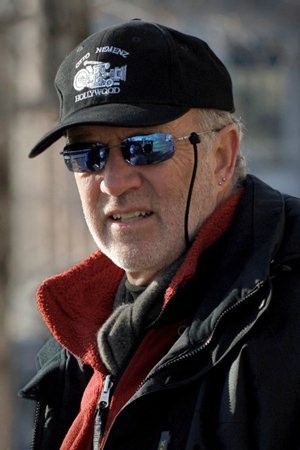 Stuart Gillard; Stuart Thomas Gillard olarak da bilinen Kanadalı  yönetmen, senarist, idari yapımcı