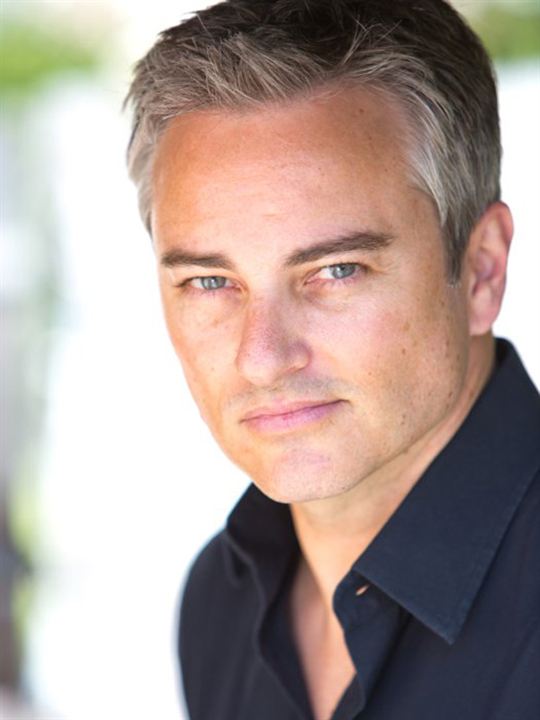 Kerr Smith; Amerikalı oyuncu, yönetmen