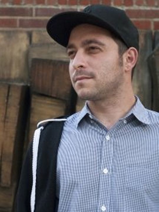 E.L. Katz; Amerikalı senarist, yönetmen, oyuncu