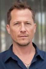 Corin Nemec; Joseph Charles Nemec IV olarak da bilinen Amerikalı oyuncu, senarist, idari yapımcı