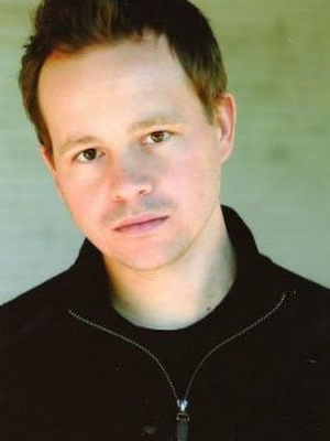 Joshua Harto; oyuncu, idari yapımcı, senarist