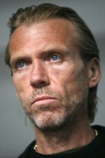 Richard Brake; Ystrad Mynach,Caerphilly,Galler doğumlu Richard Colin Brake olarak da bilinen İngiliz  oyuncu