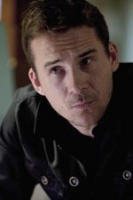 Barry Sloane; Liverpool,Merseyside,İngiltere doğumlu İngiliz oyuncu