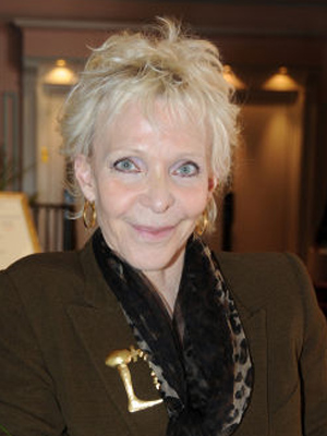Tonie Marshall; Fransız yapımcı, senarist, yönetmen