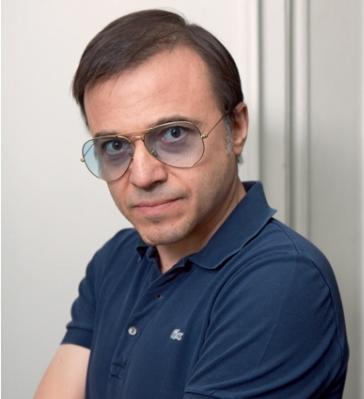 Bertrand Burgalat; Bastia, Korsika, Fransa doğumlu Fransız besteci (tema müziği)oyuncu, müzisyen