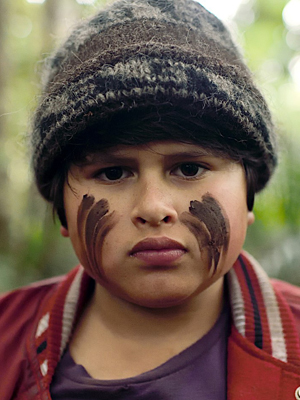 Julian Dennison; Lower Hutt, Wellington, Yeni Zelanda doğumlu Yeni Zelandalı oyuncu