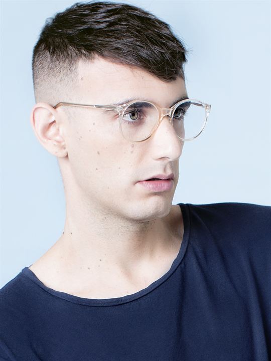 Alex Anwandter; Álex Anwandter Donoso olarak da bilinen Şilili besteci, genel yayın yönetmeni, ortak yapımcı