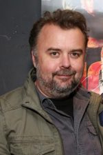 Colin Cairnes; Avustralyalı senarist, yönetmen