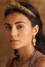 Aiysha Hart; Londra,İngiltere doğumlu İngiliz  oyuncu