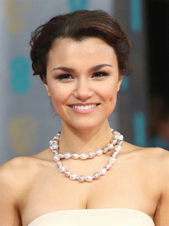 Samantha Barks; Laxey,Man Adası doğumlu İngiliz  oyuncu