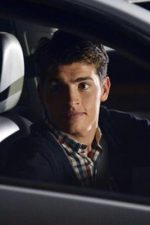 Gregg Sulkin; Londra,İngiltere doğumlu İngiliz  oyuncu