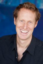 Jon Lucas; Amerikalı senarist, yönetmen, idari yapımcı