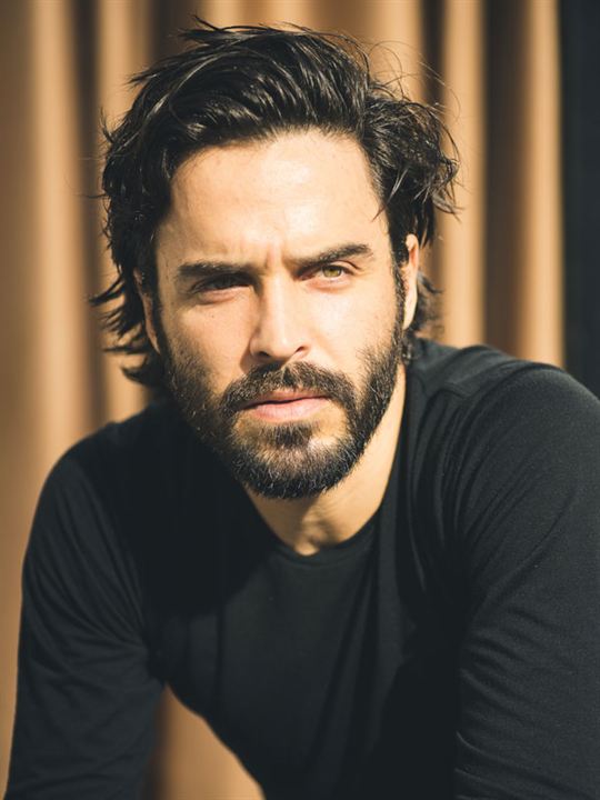 Assaad Bouab; Aurillac, Fransa doğumlu Faslı oyuncu