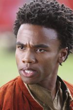 Luke Youngblood; Londra,İngiltere doğumlu İngiliz  oyuncu