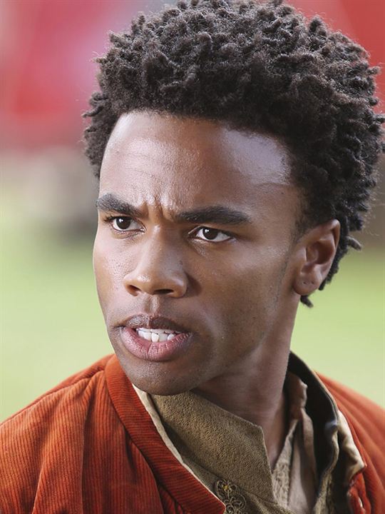 Luke Youngblood; Londra,İngiltere doğumlu İngiliz  oyuncu