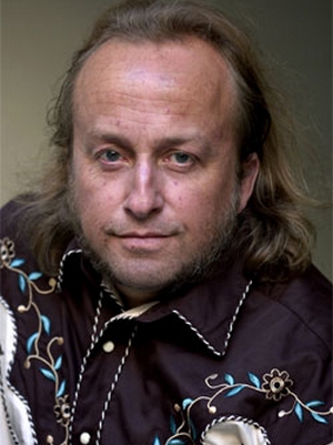 Levi Henriksen; ortak senarist, oyuncu