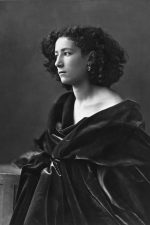 Sarah Bernhardt; Paris , Fransa doğumlu Rosalie Bernard olarak da bilinen Fransız oyuncu