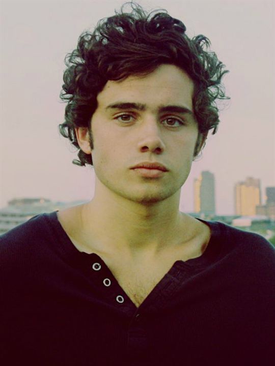 Toby Sebastian; Oxford,Oxfordshire,İngiltere doğumlu İngiliz  oyuncu