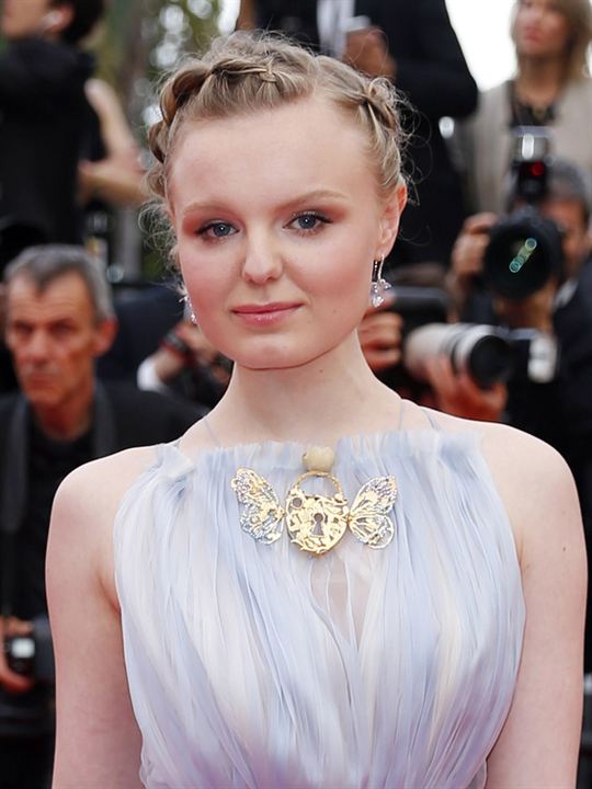 Maria-Victoria Dragus; Dresden, Saksonya, Almanya doğumlu Dr?gu?,Maria-Victoria Dr?gu?,Maria Dr?gu? olarak da bilinen Rumen oyuncu