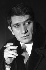 Armen Dzhigarkhanyan; Erivan, Ermenistan doğumlu Armen Borisovich Dzhigarkhanyan olarak da bilinen Ermeni oyuncu