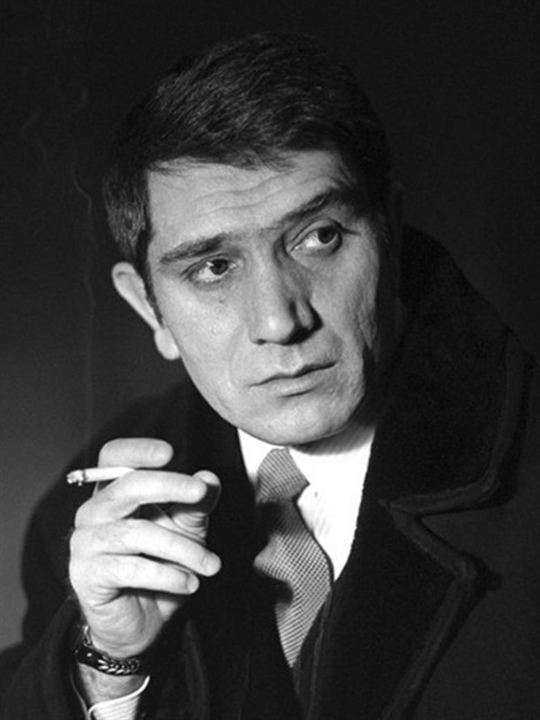 Armen Dzhigarkhanyan; Erivan, Ermenistan doğumlu Armen Borisovich Dzhigarkhanyan olarak da bilinen Ermeni oyuncu