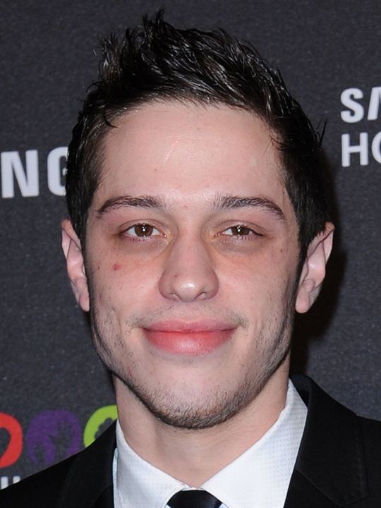 Pete Davidson; Peter Michael Davidson olarak da bilinen Amerikalı oyuncu, idari yapımcı, senarist