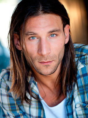 Zach McGowan; Amerikalı oyuncu