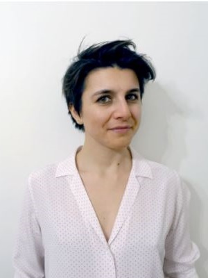 Ayşe Toprak; Türk senarist, yönetmen