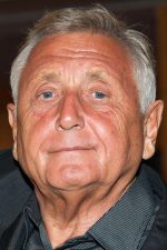 Jiri Menzel; Prag, Çekya doğumlu Çek senarist, yönetmen, oyuncu