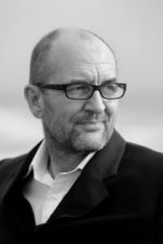 Ralph Brown; Cambridge,Cambridgeshire,İngiltere doğumlu İngiliz  oyuncu