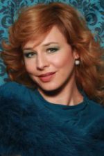 Eszter Ónodi; Budapeşte, Macaristan doğumlu Macar oyuncu