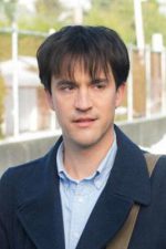 Theo Devaney; Londra,İngiltere doğumlu İngiliz  oyuncu