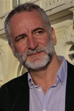 Brice Cauvin; Fransız diyalog yazarı, senarist, yönetmen