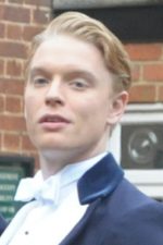 Freddie Fox; İngiliz  oyuncu