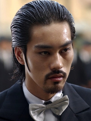 Chan Kwok-Kwan; Hong Kong doğumlu Hong Kongludövüş sanatçısı oyuncu